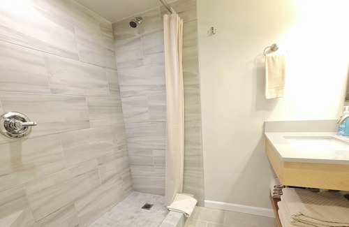 Donelson Apartment | 1 mile to Grand Ole Opry and Gaylord Opryland; Full Kitchen & Patio with Firepit