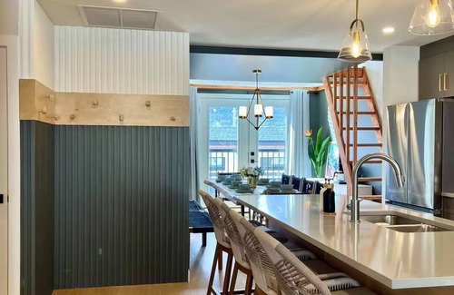 Harvie Heights Condo | 1 Min to Banff Gate Booth |Mountain Views, Loft Net, Kids’ Wall & Design Touches