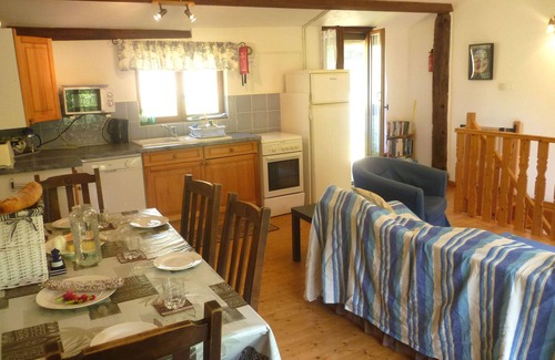 Vernoux-en-Gatine Cottage | 1 of 3 Gites set in 2 lovely acres-Pool-Games field -Wifi-lots to see/do nearby