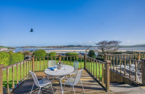 Treator Apartment | 1 Pentyre House - Two Bedroom Apartment, Sleeps 4