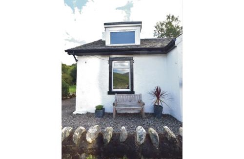 Cairndow House | 1 Planetree Cottage - Loch View