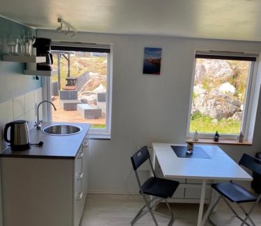 Dyrvik Apartment | 1-rom Apartment Sommer - Frøya