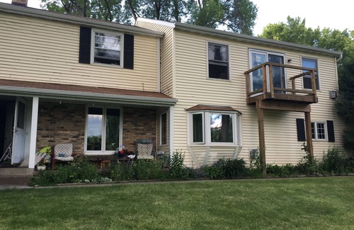Shorewood House | 1 room1 bath min.30 days in a multi room house. More rooms available.