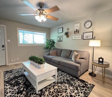 Old East Dallas Apartment | 1 STATE FAIR l DT Dallas l FIFA READY l Staycation 1Bd1Ba