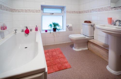 Margam House | 1 Tan Yr Eglwys Barn Cottage