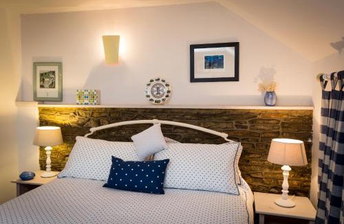 Margam House | 1 Tan Yr Eglwys Barn Cottage