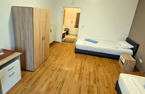Munchen District Apartment | 1 Zimmer/room