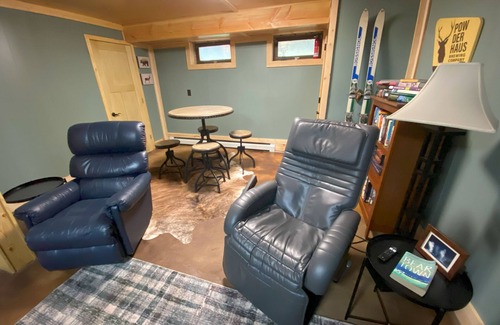Booneville Cabin | 10-Acre Adventure Lodge w/River Valley View on 10 Acres - Cozy/Romantic/Family