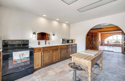 Florence House | 10-Acre Desert Oasis w/Expansive Patio in Tucson!