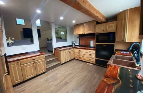 Cotopaxi House | 10+ Acres Private 3story Royal Gorge retreat