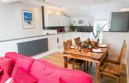 Bangor Cottage | 10 Beach Road - a sea view that sleeps 4 guests in 2 bedrooms