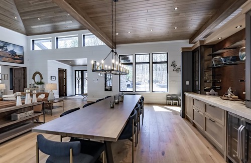 Muskoka Lakes Cottage | 10 bed 9 bath cottage on Walkers Point, Lake Muskoka