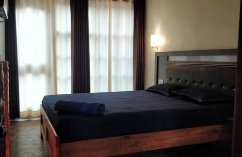 Jabalpur Bed & Breakfast | 10-bedroom bed & breakfast in phenomenal Jabalpur New Bhedaghat with AC