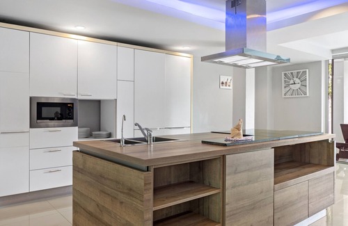 Kathu House | 10 bedroom, for 28 guests, 2 private pools only 7 Kms to Patong beach