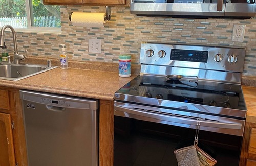 Lakeport House | 10% discount for weekly stays! Fisherman’s house on Clear Lake with dock