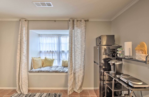 North Dallas Apartment | ~ 10 Mi to Downtown: Quiet Dallas Studio
