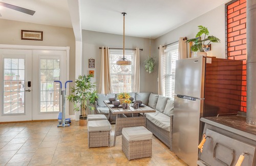 Kansas City Apartment | 10 Mi to Dtwn Kansas City: Cozy Studio w/Grill!