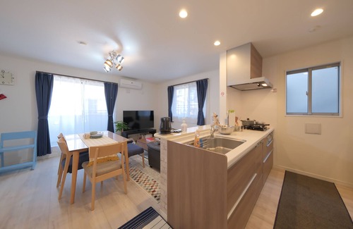 Minamikoiwa House | 10 min. from Koiwa station on the Sobu line, private house with parking. Convenient for mid to long term stays from overseas! You can arrive at Keisei Koiwa Station from Narita Airport without changing trains, and if you come to Keisei Koiwa Station, we c