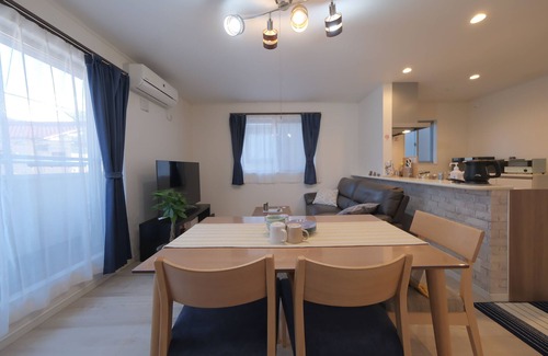 Minamikoiwa House | 10 min. from Koiwa station on the Sobu line, private house with parking. Convenient for mid to long term stays from overseas! You can arrive at Keisei Koiwa Station from Narita Airport without changing trains, and if you come to Keisei Koiwa Station, we c