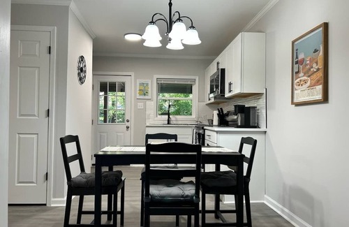 Southwest Raleigh House | 10 Min to Downtown | Smart TVs | Fast Wi-Fi
