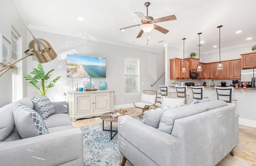 Villages of Crystal Beach House | 10-Min Walk to Beach | BBQ, Trolley & Heated Pool
