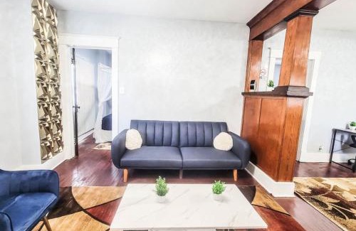 Cheektowaga Apartment | 10 Mins to Airport Apt with King Beds