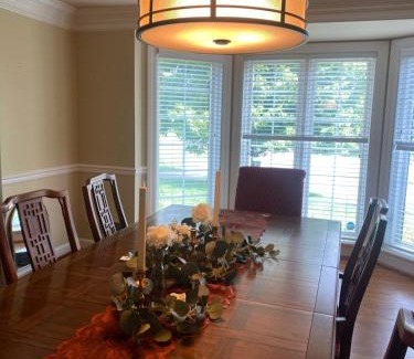 Buechel Ski Chalet | 10 minute walk to Valhalla
