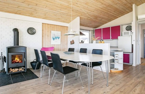 Hvalpsund House | 10 person holiday home in Farsø-By Traum