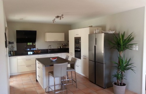 Magne House | 10-person house with private pool on enclosed grounds in the Marais Poitevin