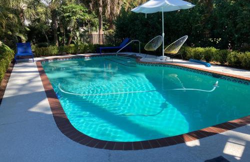 Whitfield House | 10 Pines - Sarasota Bay