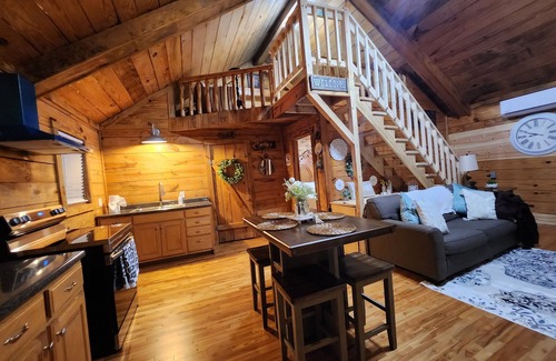 Guntersville Cabin | 10. Spacious 1 bedroom cabin