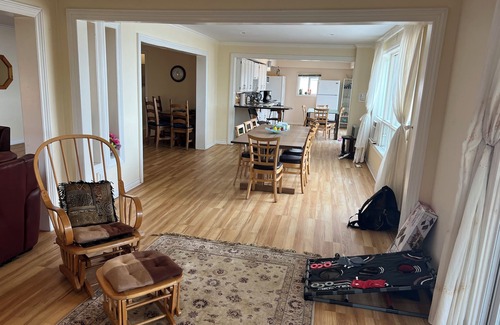 Carden Cottage | 100 ft lakefront cottage