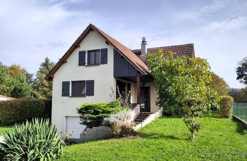 Villars-Saint-Georges House | 100 m² Gîte ∙ 4 bedrooms ∙ 9 guests