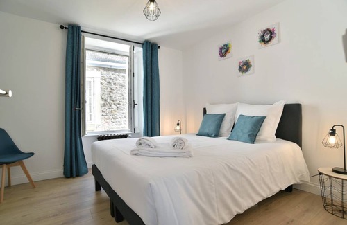 Dinan Apartment | 100 m² Apartment ∙ 3 bedrooms ∙ 8 guests