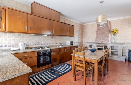 Felgueiras Villa | 100 m² Villa ∙ 4 bedrooms ∙ 9 guests