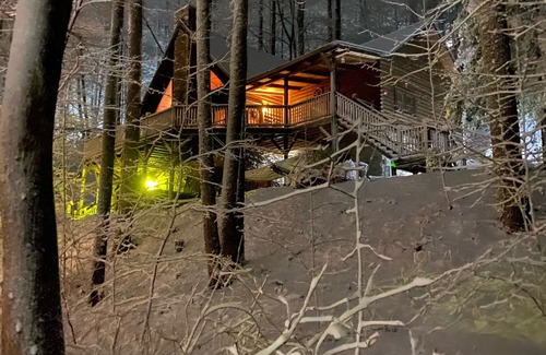 Cataloochee Ranch Cabin | 100 off weeknights. Deluxe Log Home near Cataloochee. Mt. view. Hot Tub. Game rm