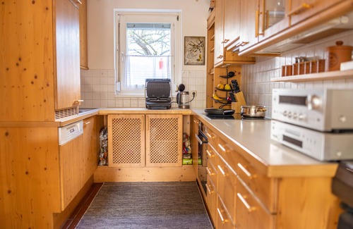 Vienna House | 100% private TOWNHOUSE - Local Living near City Center