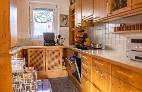 Vienna House | 100% private TOWNHOUSE - Local Living near City Center