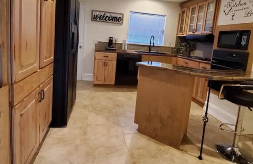 Mitchell House | 100% Recently Remodeled Townhome
