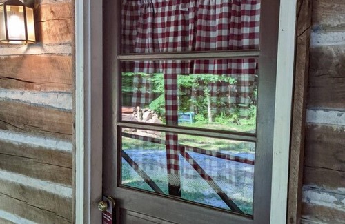 Taswell Cabin | 100+ Year Old Cabin! Attention Antique Lovers and History Buffs!