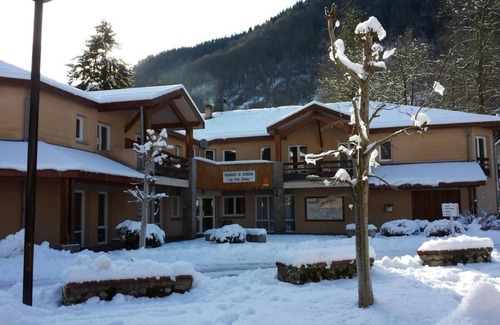 Aulus-les-Bains Apartment | 100m from resort center, view mountain, fitness, parking, tv, 25m², Guzet