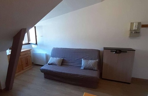 Vars Apartment | 100m from shops, 5th floor, 17m², Vars