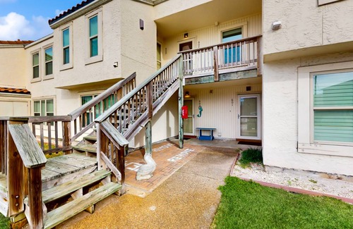 Harbor Oaks Condo | 102 m² Condo ∙ 3 bedrooms ∙ 6 guests
