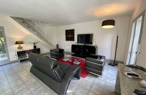 Carcassonne House | 102 m² Gîte ∙ 3 bedrooms ∙ 6 guests