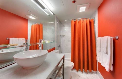 New Tacoma Hotel | 102 m² Hotel ∙ 1 bedroom ∙ 4 guests
