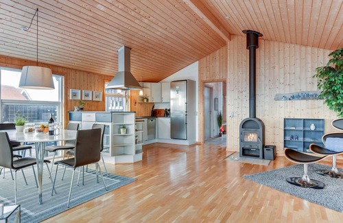 Trans House | 102 m² House ∙ 1 bedroom ∙ 6 guests