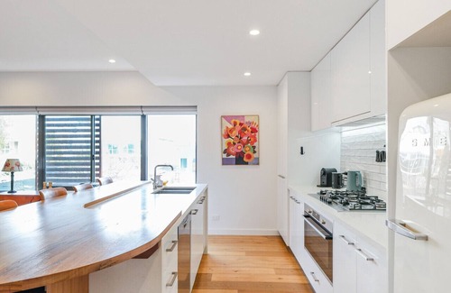 Portarlington Apartment | 104 Portarlington Esplanade Luxury