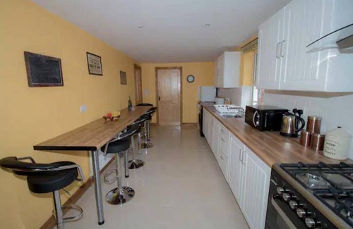 Emly House | 105 m² House ∙ 3 bedrooms ∙ 6 guests