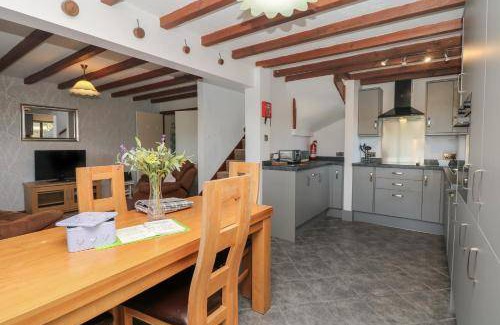 Teigngrace House | 105 m² House ∙ 2 bedrooms ∙ 4 guests