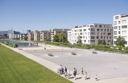 Glattbrugg Resort | 105 m² Private room ∙ 1 bedroom ∙ 1 guest